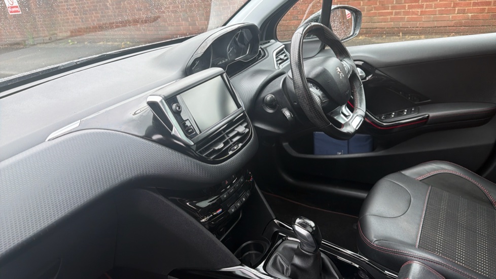 Peugeot 2008 1.5 BlueHDi 100 GT Line 5dr [5 Speed] Diesel Estate - Image 9