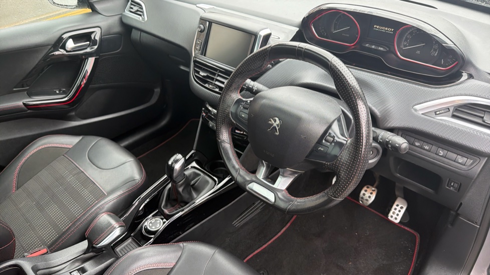 Peugeot 2008 1.5 BlueHDi 100 GT Line 5dr [5 Speed] Diesel Estate - Image 11