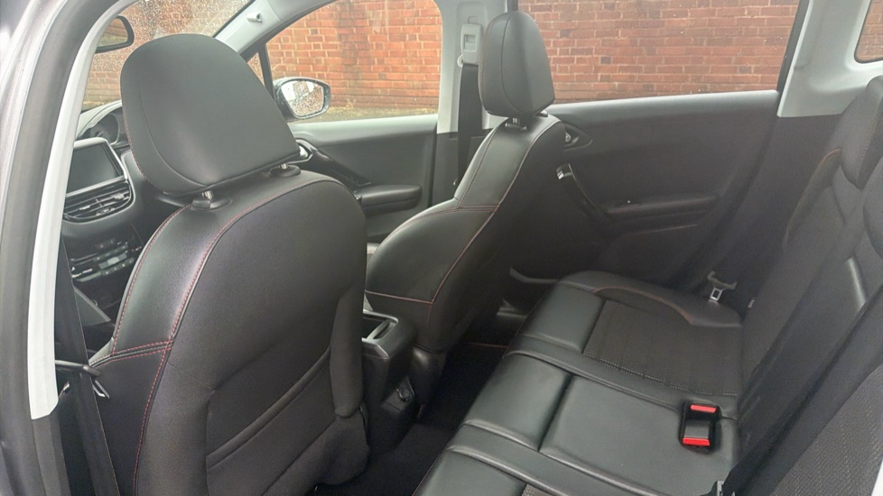 Peugeot 2008 1.5 BlueHDi 100 GT Line 5dr [5 Speed] Diesel Estate - Image 16
