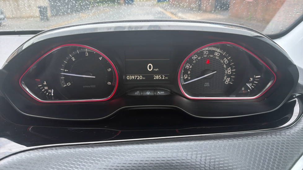 Peugeot 2008 1.5 BlueHDi 100 GT Line 5dr [5 Speed] Diesel Estate - Image 18