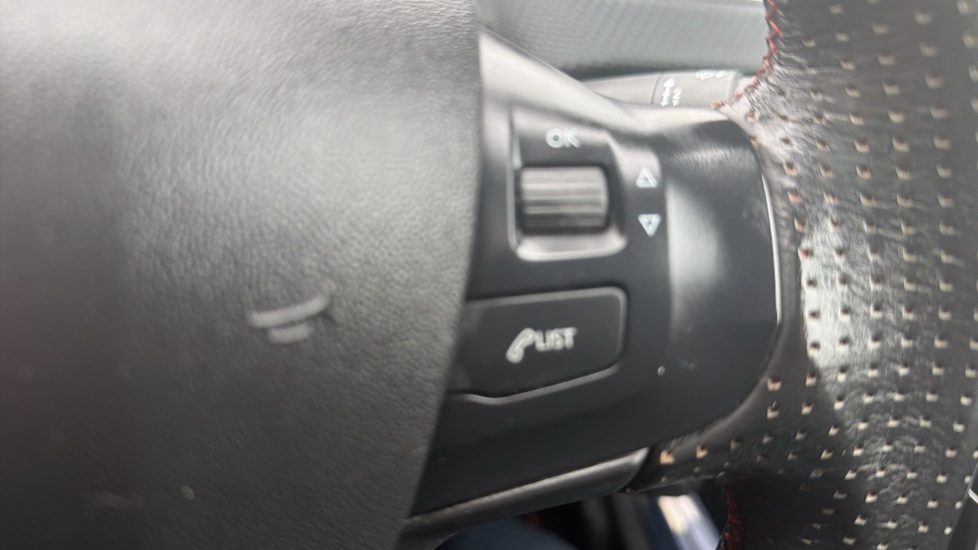 Peugeot 2008 1.5 BlueHDi 100 GT Line 5dr [5 Speed] Diesel Estate - Image 34