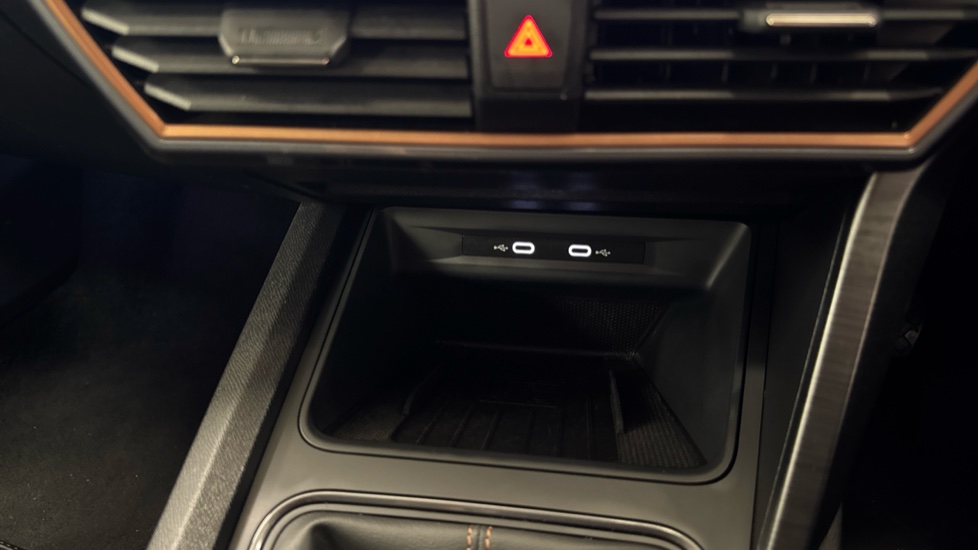 CUPRA Leon 1.5 TSI V1 5dr Petrol Estate - Image 27