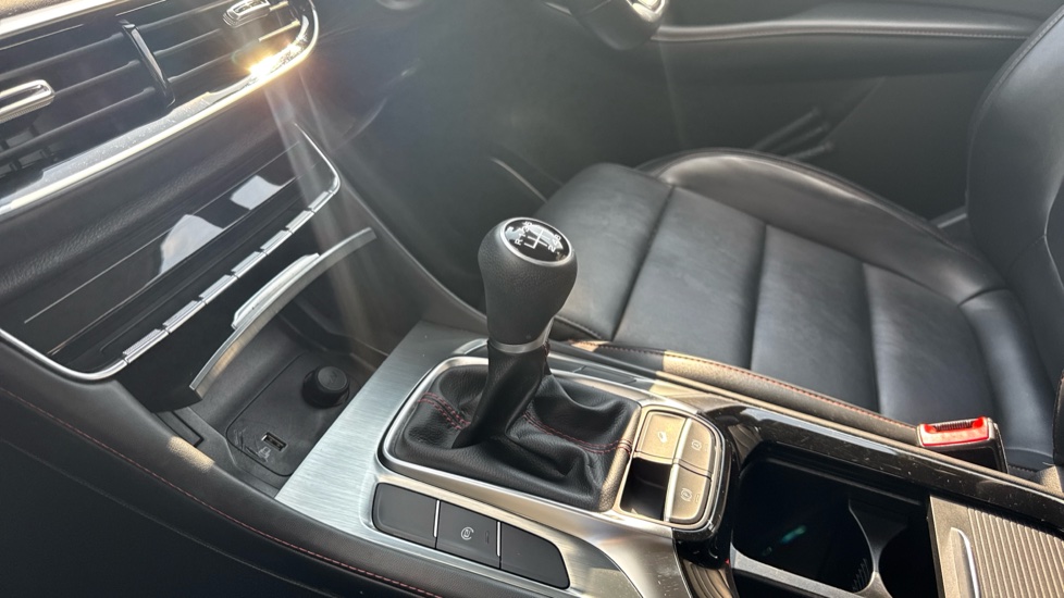 MG HS 1.5 T-GDI Excite 5dr Petrol Hatchback - Image 13