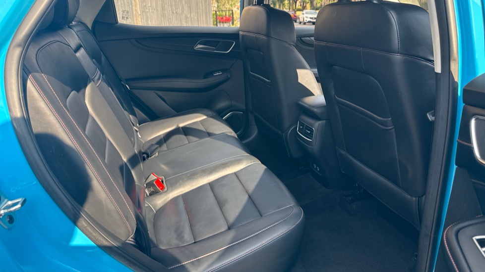 MG HS 1.5 T-GDI Excite 5dr Petrol Hatchback - Image 15