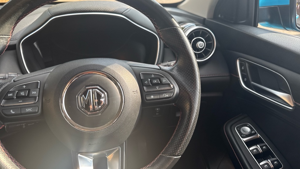 MG HS 1.5 T-GDI Excite 5dr Petrol Hatchback - Image 37