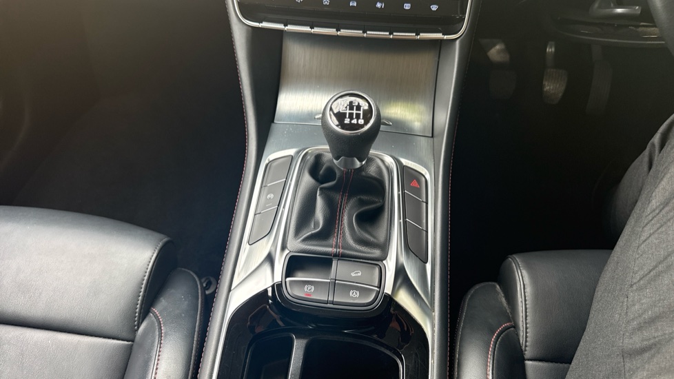 MG HS 1.5 T-GDI Excite 5dr Petrol Hatchback - Image 43
