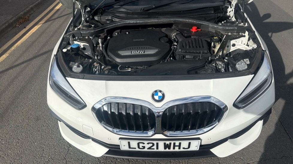 BMW 1 Series 116d SE 5dr Step Auto Diesel Hatchback - Image 8