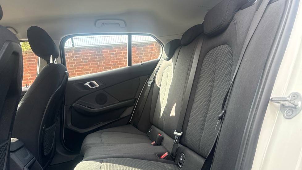 BMW 1 Series 116d SE 5dr Step Auto Diesel Hatchback - Image 16