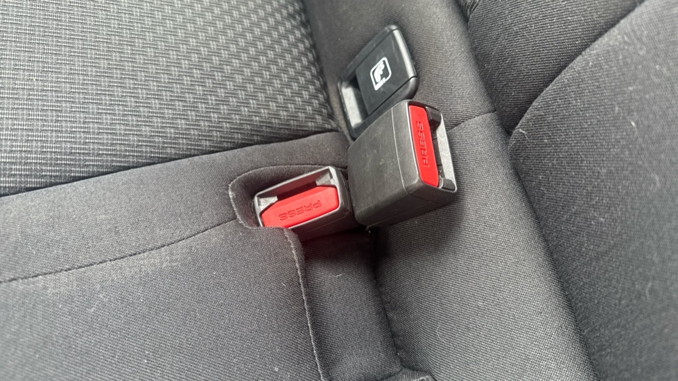 BMW 1 Series 116d SE 5dr Step Auto Diesel Hatchback - Image 17