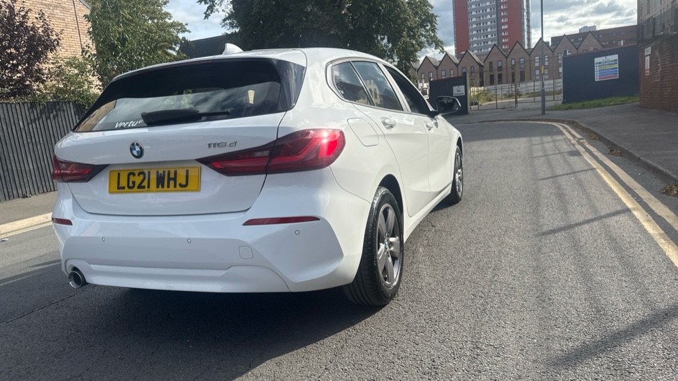 BMW 1 Series 116d SE 5dr Step Auto Diesel Hatchback - Image 29