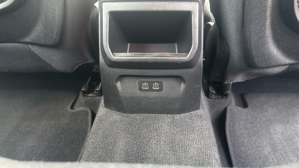 BMW 1 Series 116d SE 5dr Step Auto Diesel Hatchback - Image 30