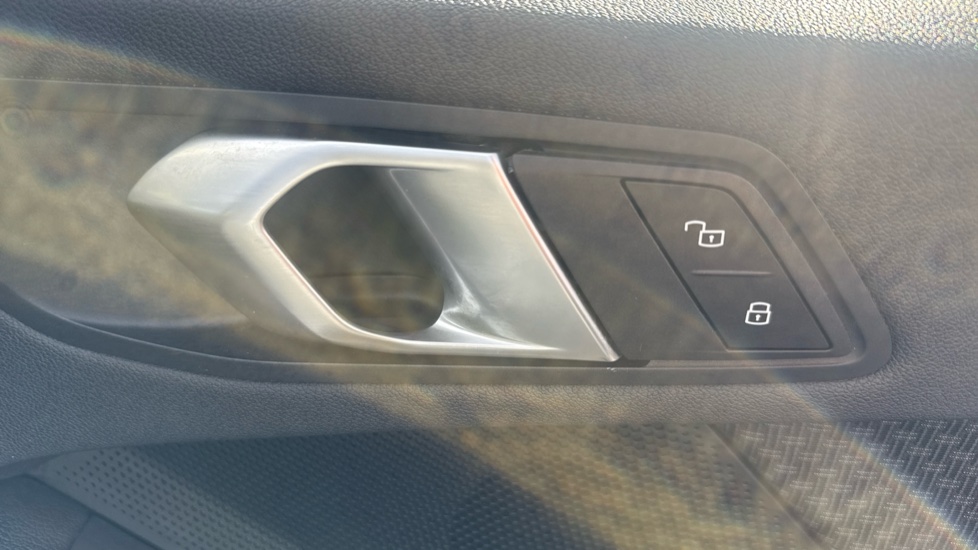 BMW 1 Series 116d SE 5dr Step Auto Diesel Hatchback - Image 32