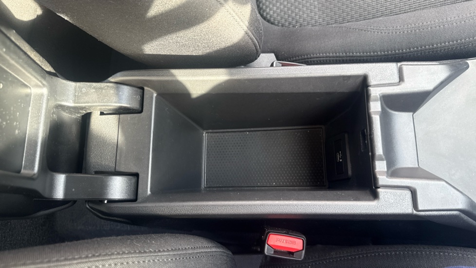 BMW 1 Series 116d SE 5dr Step Auto Diesel Hatchback - Image 46
