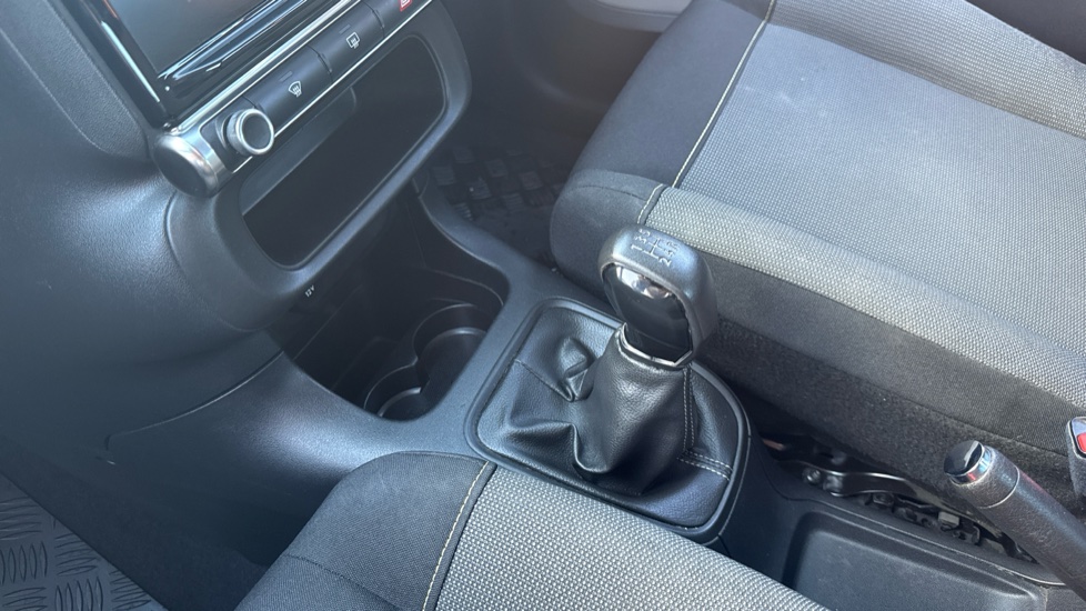 Citroen C3 1.2 PureTech Shine 5dr Petrol Hatchback - Image 13