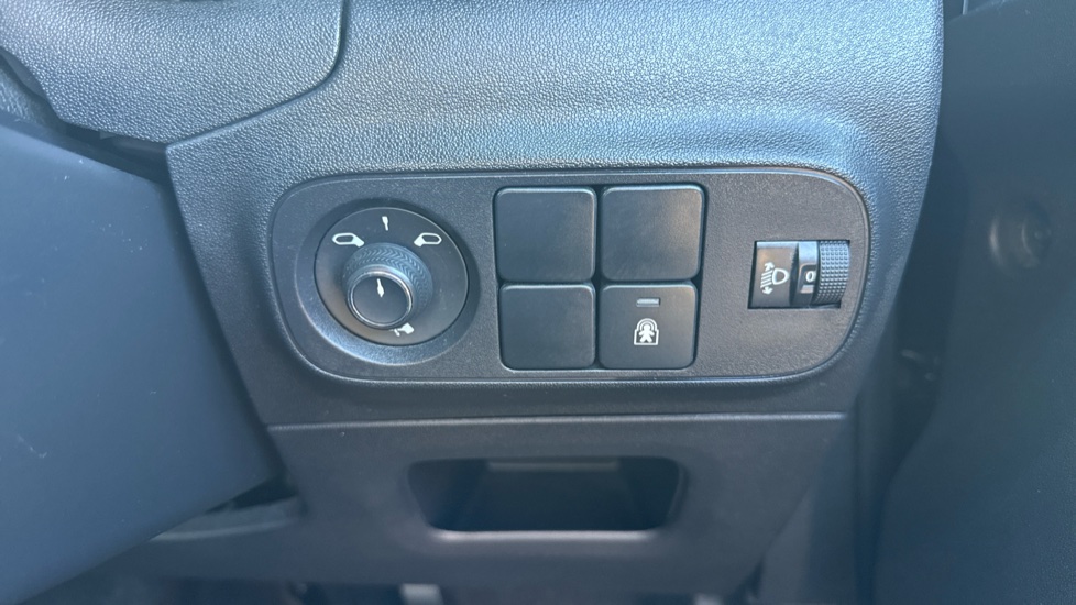 Citroen C3 1.2 PureTech Shine 5dr Petrol Hatchback - Image 22