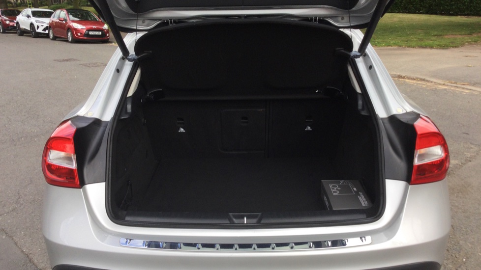 Mercedes-Benz GLA 200d Sport 5dr Diesel Hatchback - Image 4