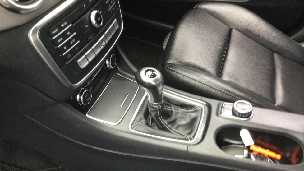 Mercedes-Benz GLA 200d Sport 5dr Diesel Hatchback - Image 13