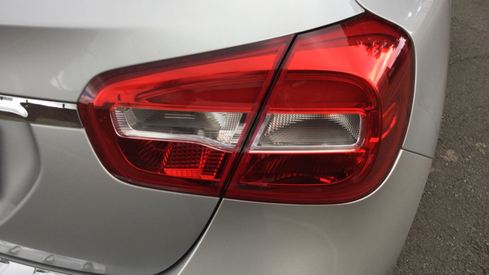 Mercedes-Benz GLA 200d Sport 5dr Diesel Hatchback - Image 33