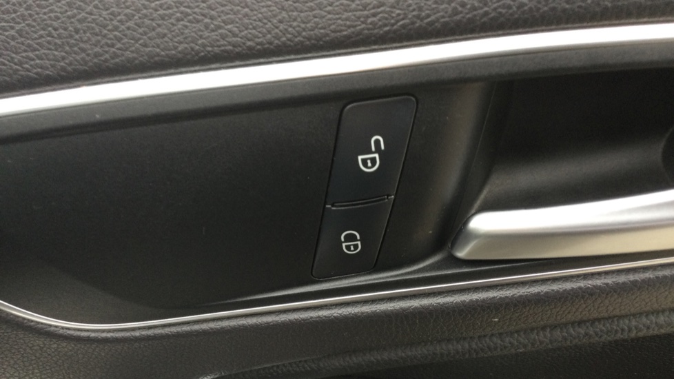 Mercedes-Benz GLA 200d Sport 5dr Diesel Hatchback - Image 37