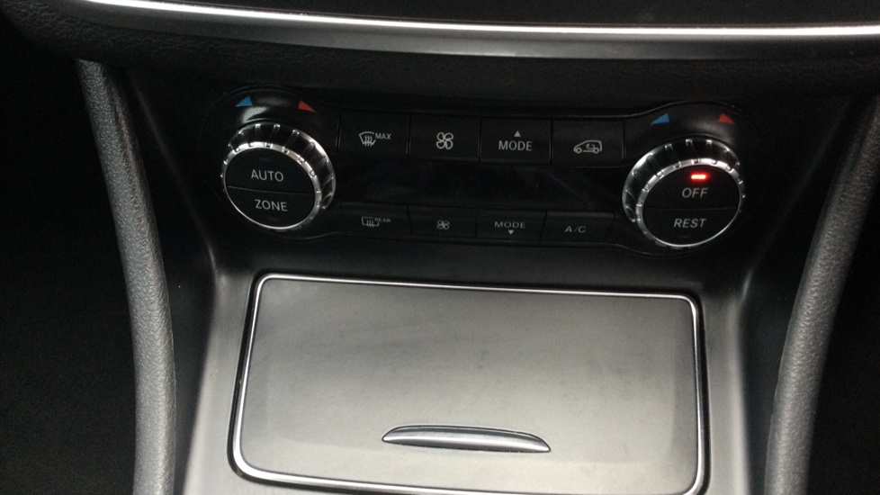 Mercedes-Benz GLA 200d Sport 5dr Diesel Hatchback - Image 48