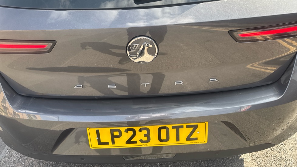 Vauxhall Astra 1.2 Turbo Design 5dr Petrol Hatchback - Image 35