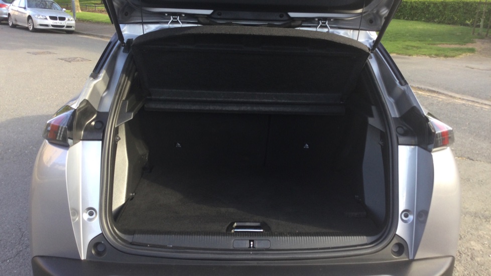 Peugeot 2008 1.2 PureTech 130 Allure 5dr EAT8 Petrol Estate - Image 4