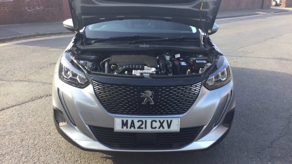 Peugeot 2008 1.2 PureTech 130 Allure 5dr EAT8 Petrol Estate - Image 8
