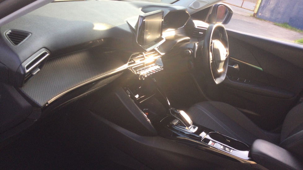 Peugeot 2008 1.2 PureTech 130 Allure 5dr EAT8 Petrol Estate - Image 9