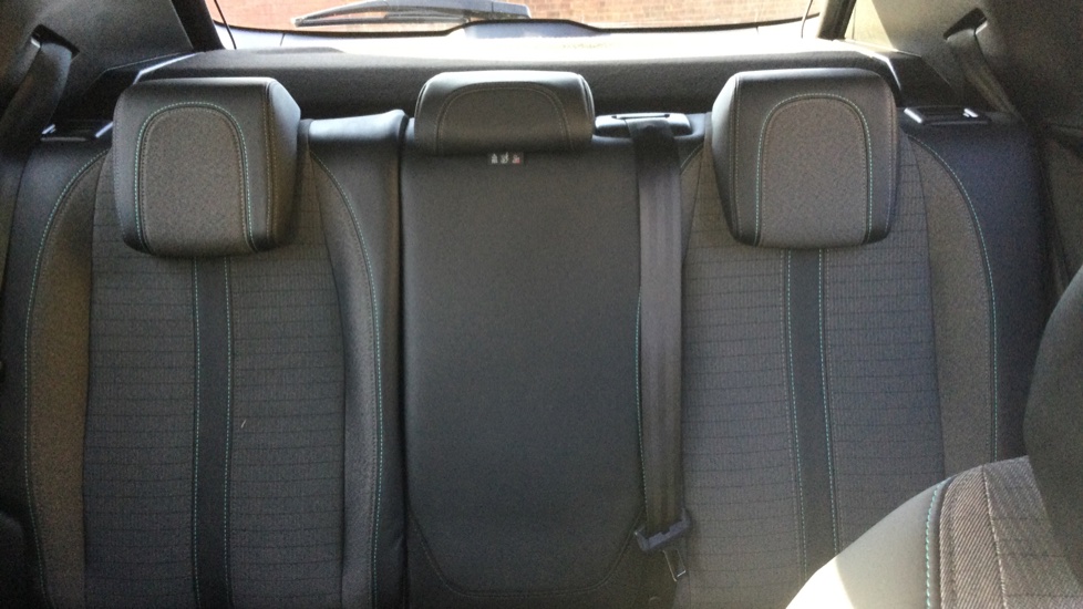 Peugeot 2008 1.2 PureTech 130 Allure 5dr EAT8 Petrol Estate - Image 15