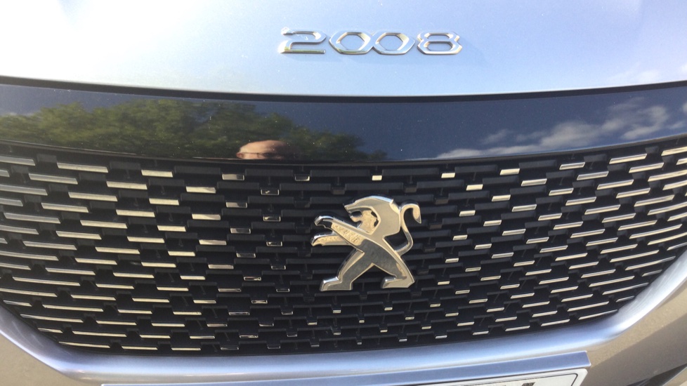 Peugeot 2008 1.2 PureTech 130 Allure 5dr EAT8 Petrol Estate - Image 24