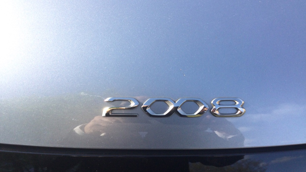 Peugeot 2008 1.2 PureTech 130 Allure 5dr EAT8 Petrol Estate - Image 25