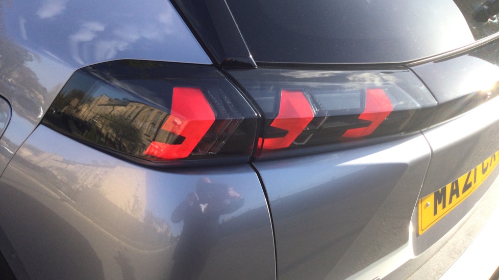 Peugeot 2008 1.2 PureTech 130 Allure 5dr EAT8 Petrol Estate - Image 30