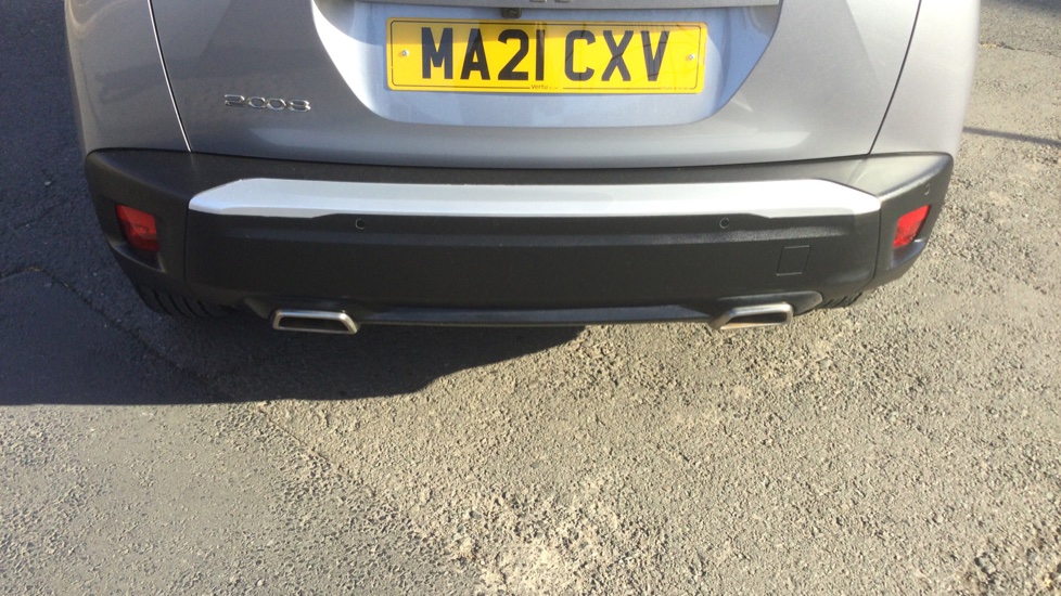 Peugeot 2008 1.2 PureTech 130 Allure 5dr EAT8 Petrol Estate - Image 32
