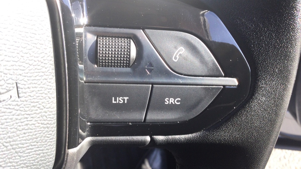 Peugeot 2008 1.2 PureTech 130 Allure 5dr EAT8 Petrol Estate - Image 39
