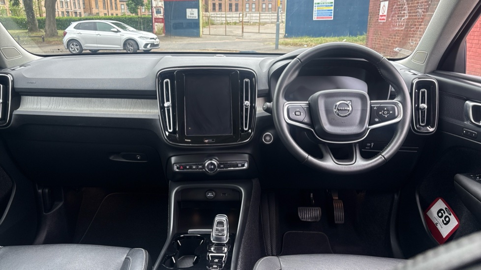 Volvo XC40 2.0 T4 Inscription 5dr Geartronic Petrol Estate - Image 10
