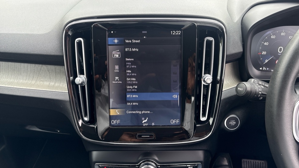 Volvo XC40 2.0 T4 Inscription 5dr Geartronic Petrol Estate - Image 22