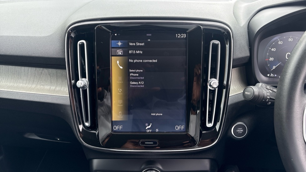 Volvo XC40 2.0 T4 Inscription 5dr Geartronic Petrol Estate - Image 24