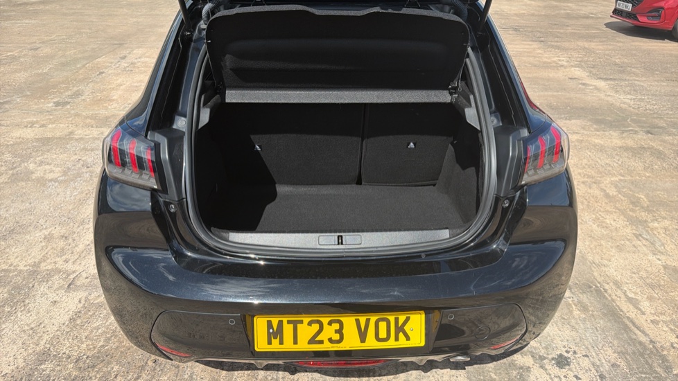 Peugeot 208 1.2 PureTech 100 GT 5dr EAT8 Petrol Hatchback - Image 4