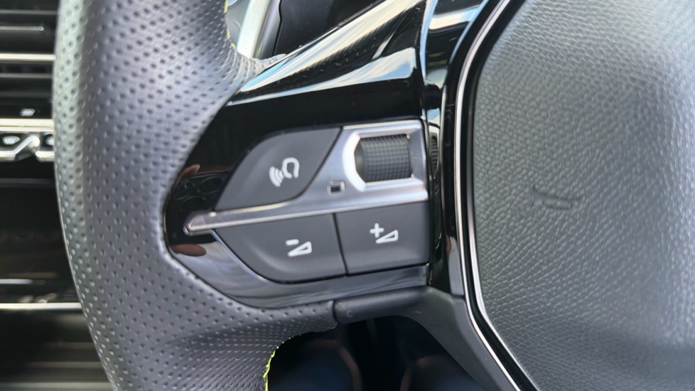 Peugeot 208 1.2 PureTech 100 GT 5dr EAT8 Petrol Hatchback - Image 32