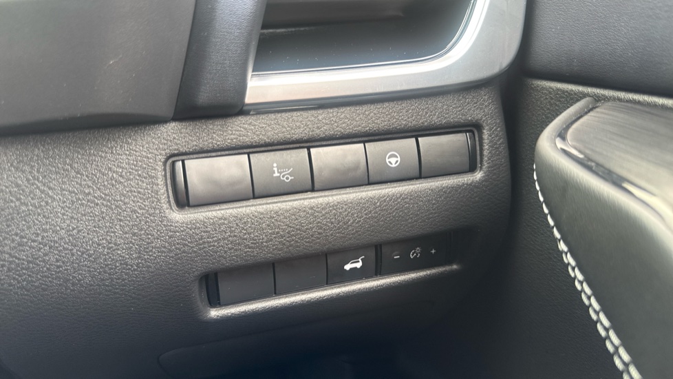 Nissan Qashqai 1.5 E-Power Tekna 5dr Auto Hybrid Hatchback - Image 23