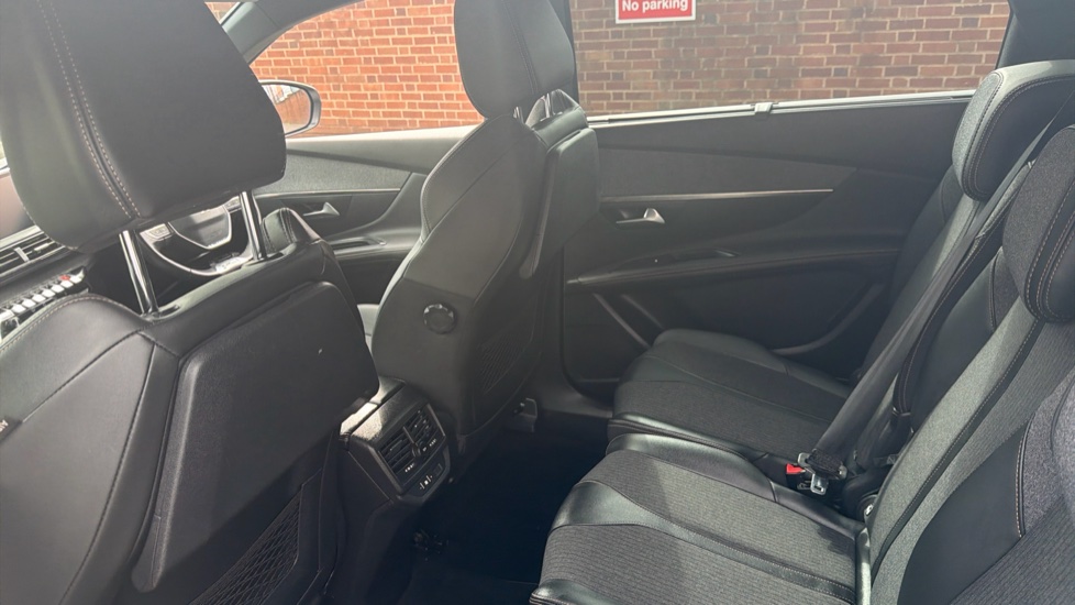 Peugeot 5008 1.5 BlueHDi GT Line 5dr EAT8 Diesel Estate - Image 16