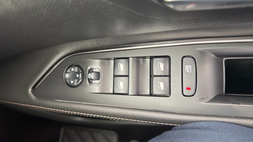 Peugeot 5008 1.5 BlueHDi GT Line 5dr EAT8 Diesel Estate - Image 37