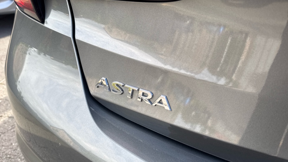 Vauxhall Astra 1.2 Turbo 145 Elite Nav Premium 5dr Petrol Hatchback - Image 41