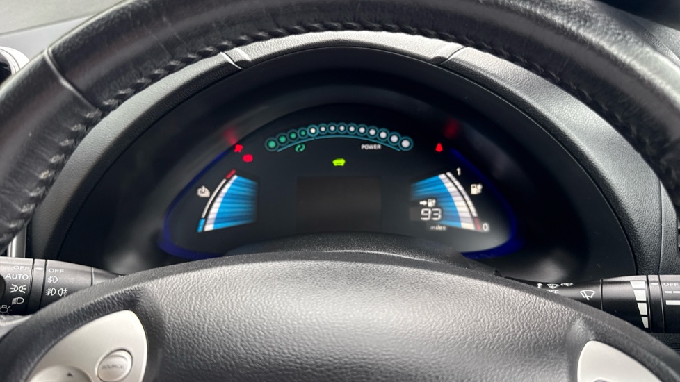 Nissan LEAF 80kW Tekna 30kWh 5dr Auto Electric Hatchback - Image 18