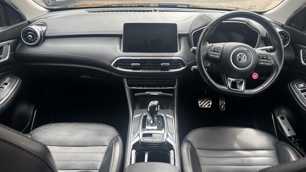 MG HS 1.5 T-GDI Exclusive 5dr DCT Petrol Hatchback - Image 10