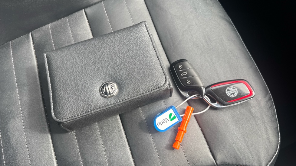 MG HS 1.5 T-GDI Exclusive 5dr DCT Petrol Hatchback - Image 19