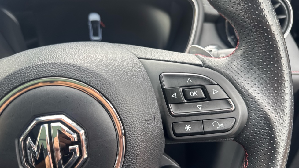 MG HS 1.5 T-GDI Exclusive 5dr DCT Petrol Hatchback - Image 22
