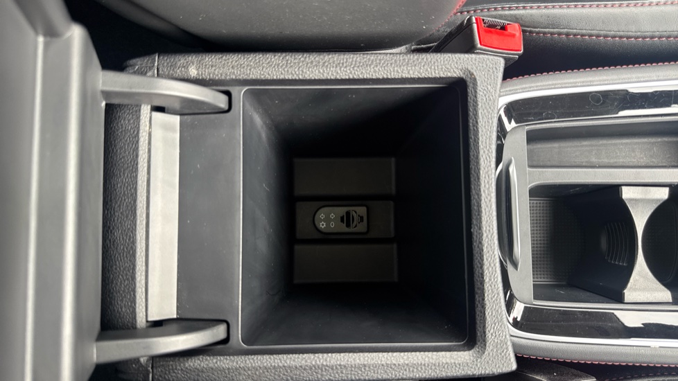 MG HS 1.5 T-GDI Exclusive 5dr DCT Petrol Hatchback - Image 30