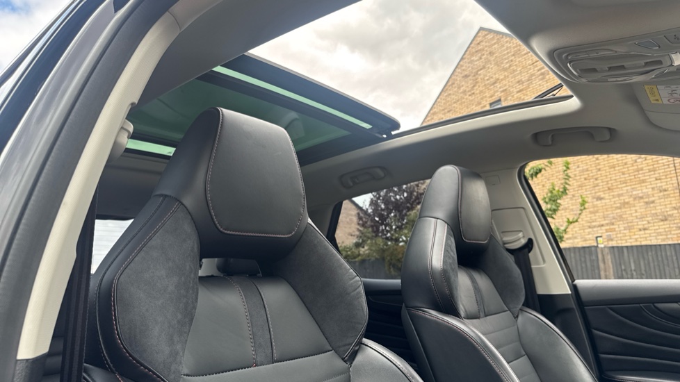 MG HS 1.5 T-GDI Exclusive 5dr DCT Petrol Hatchback - Image 33