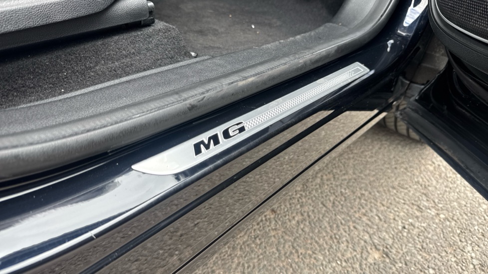 MG HS 1.5 T-GDI Exclusive 5dr DCT Petrol Hatchback - Image 41